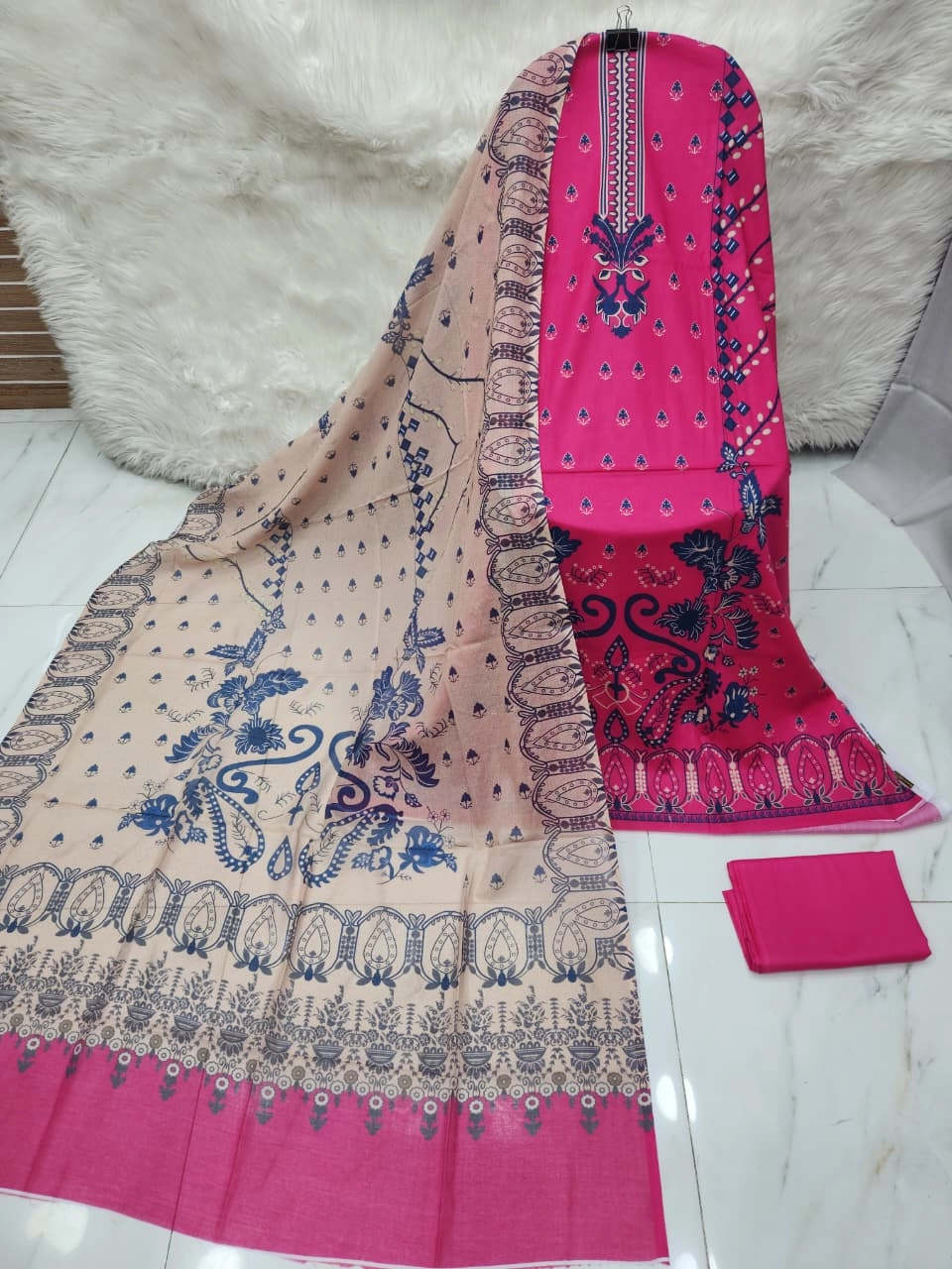 MAHJABEEN SIGNATURE LAWN P38