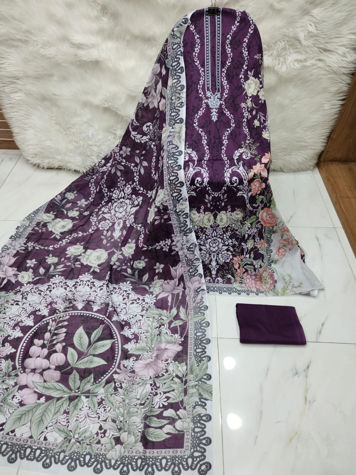 MAHJABEEN SIGNATURE LAWN P35