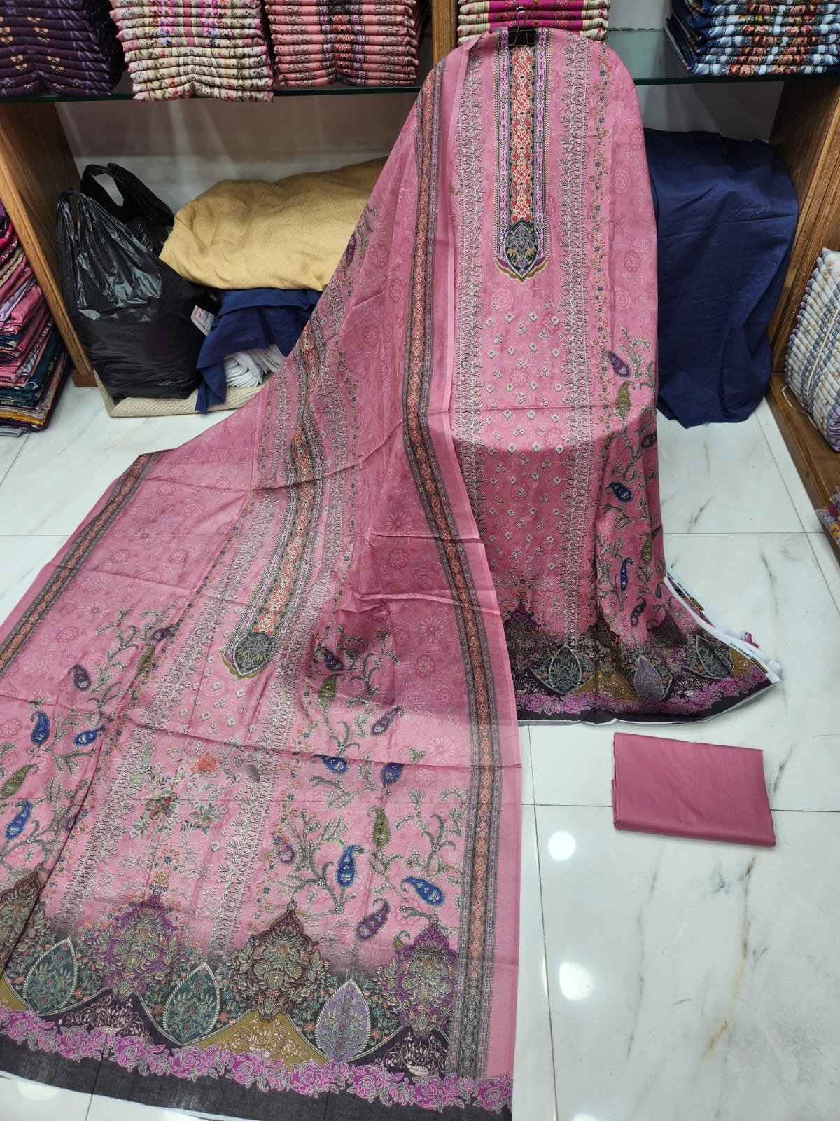 MAHJABEEN SIGNATURE LAWN #P01