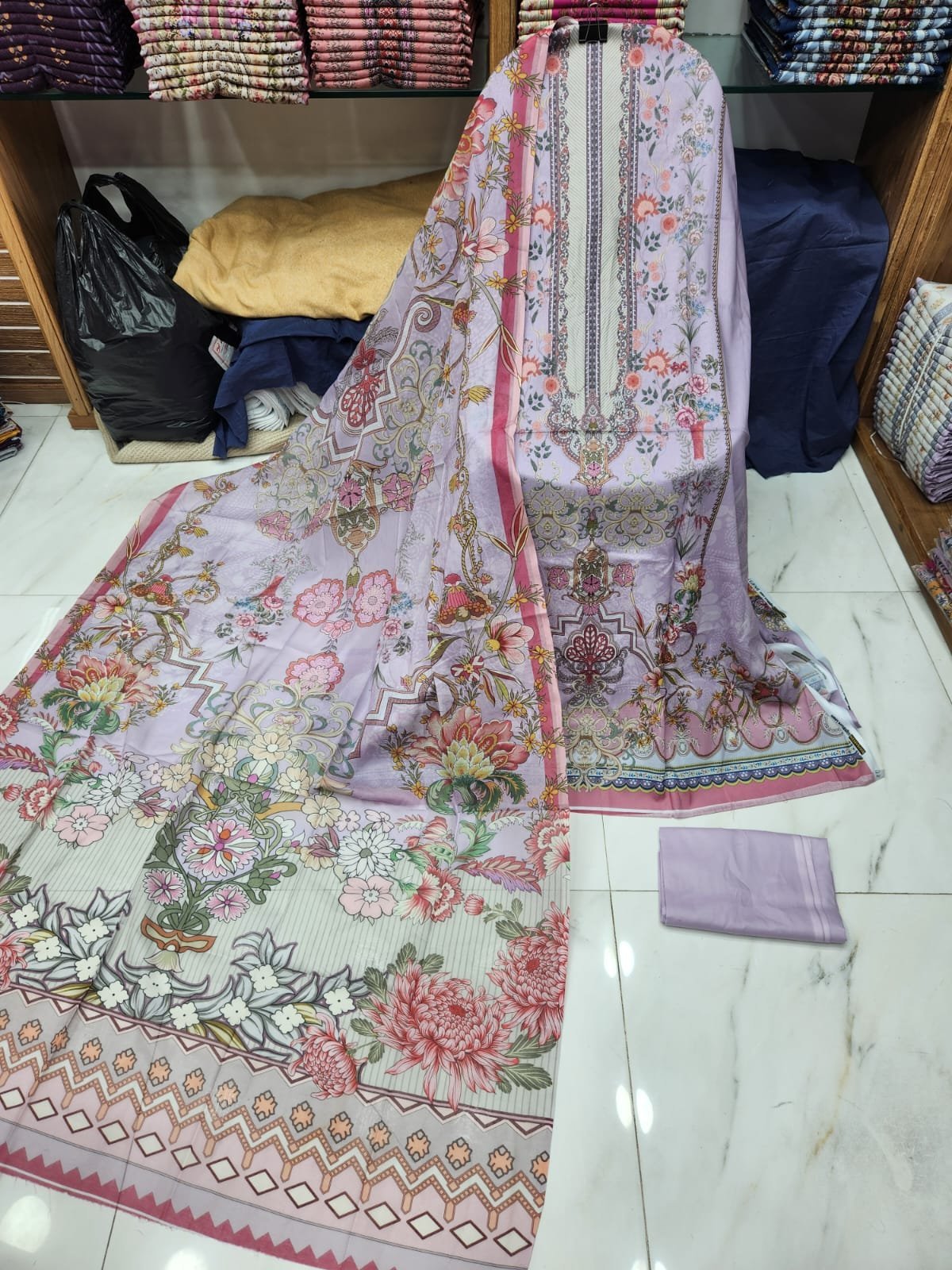 MAHJABEEN SIGNATURE LAWN #P02