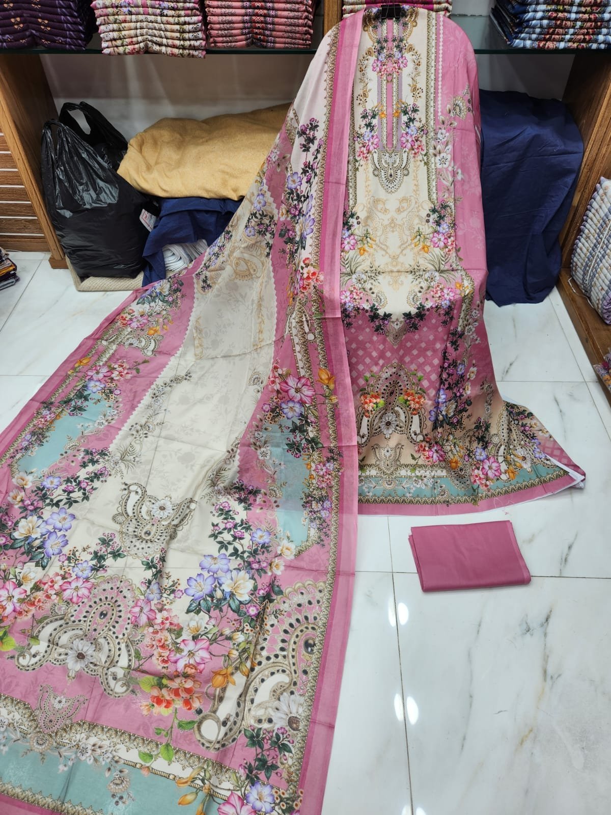 MAHJABEEN SIGNATURE LAWN #P03