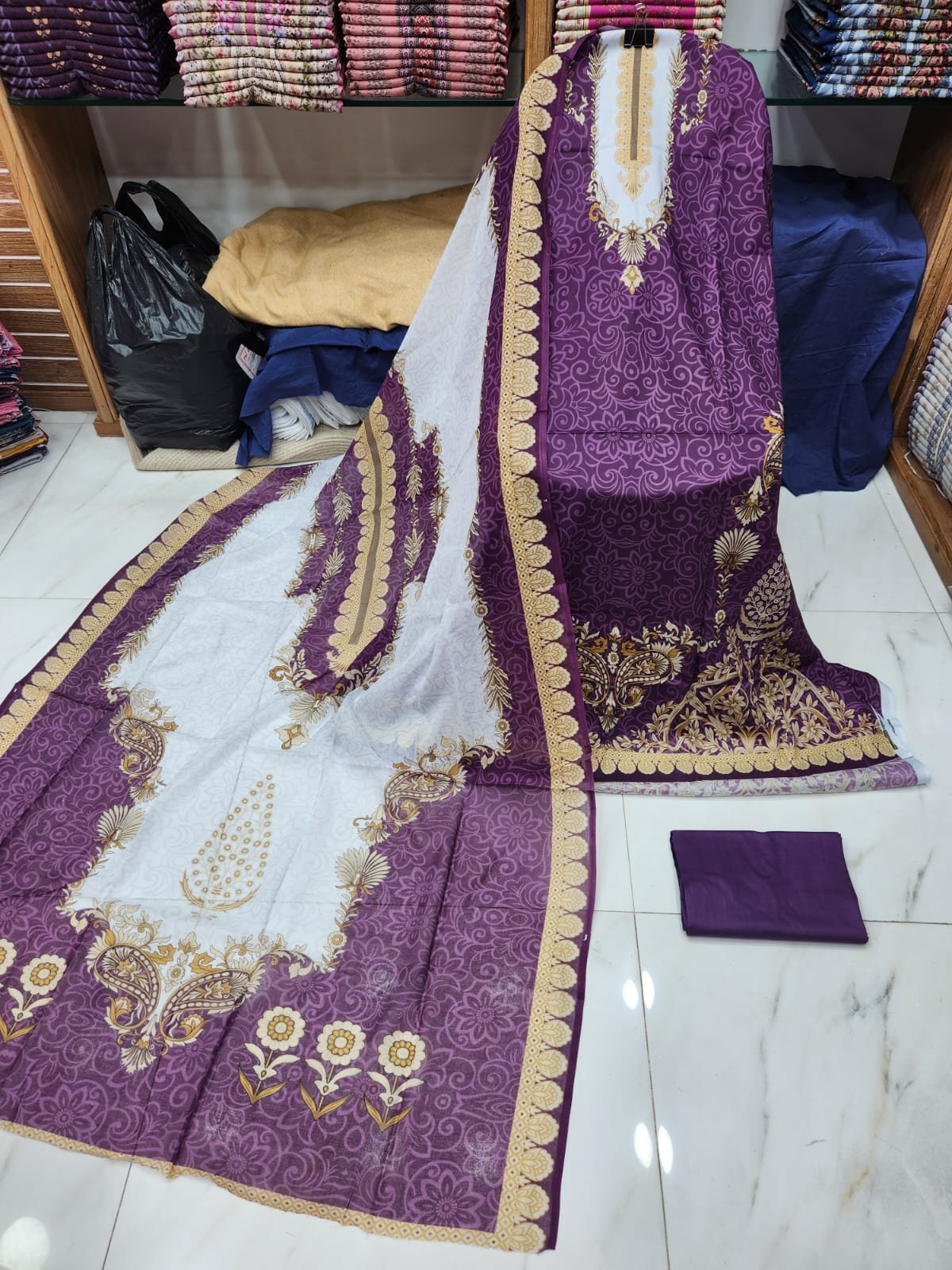 MAHJABEEN SIGNATURE LAWN #P04