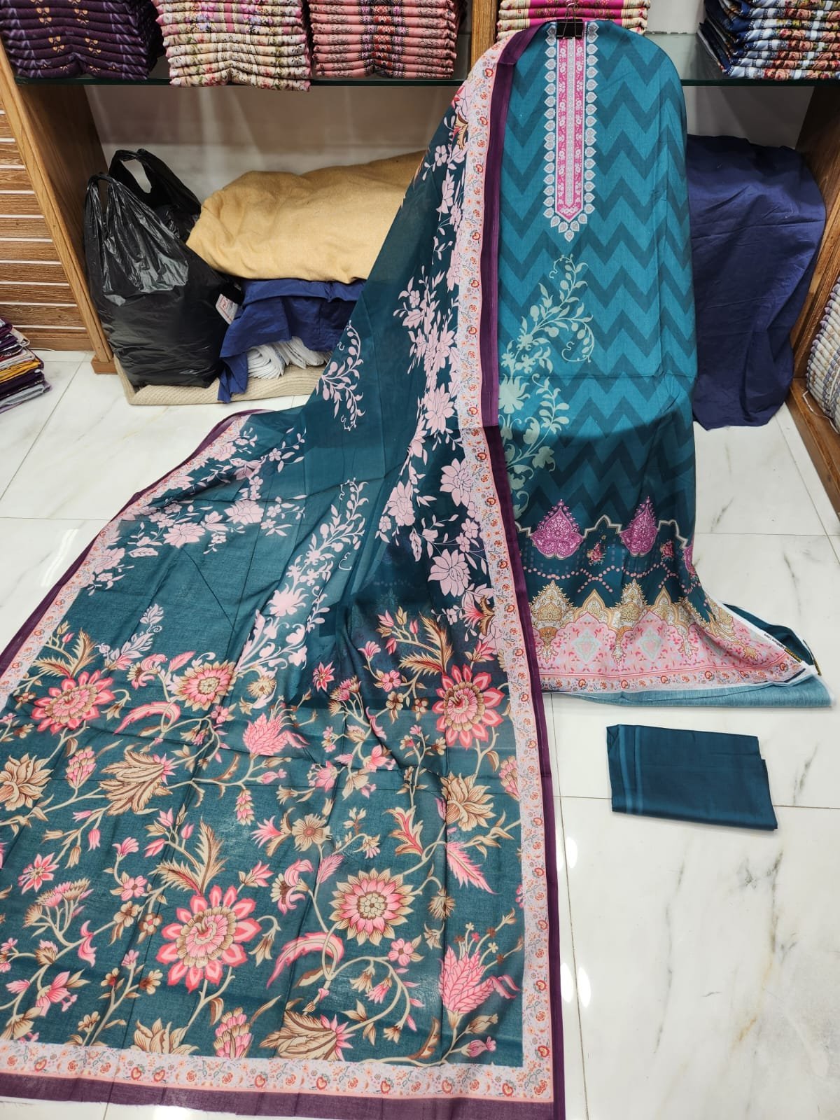 MAHJABEEN SIGNATURE LAWN #P05