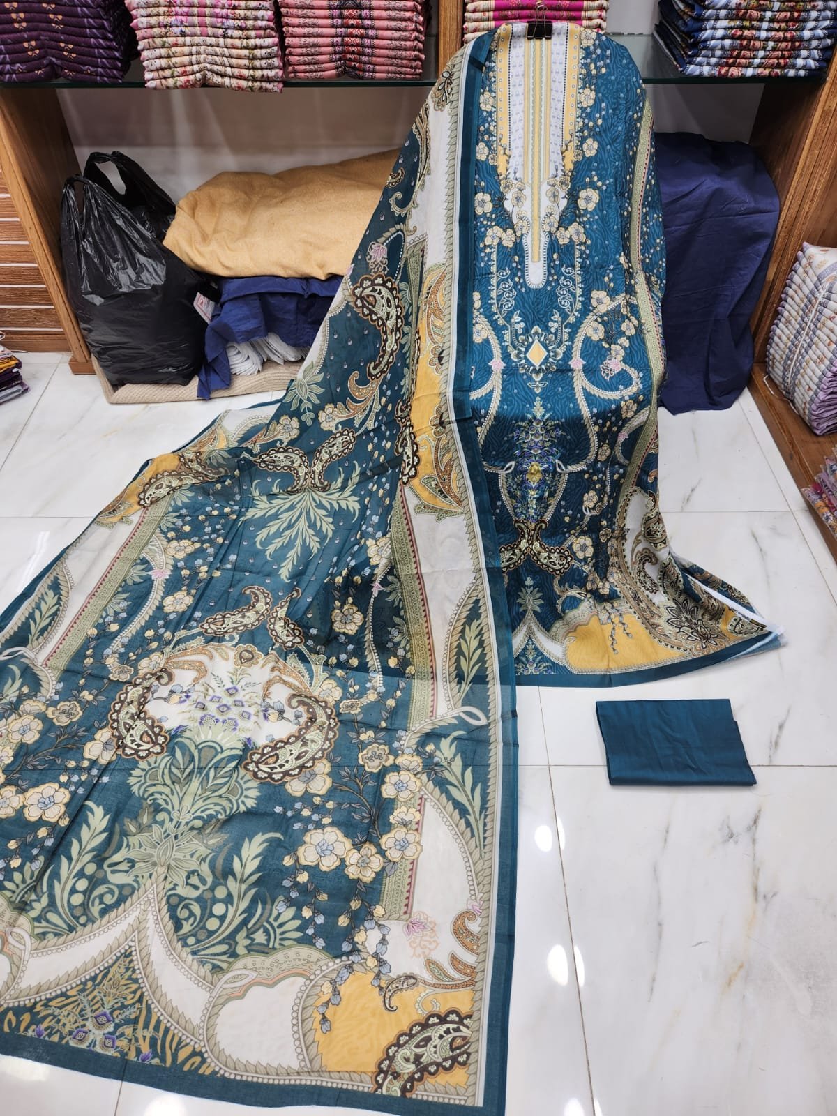 MAHJABEEN SIGNATURE LAWN #P06
