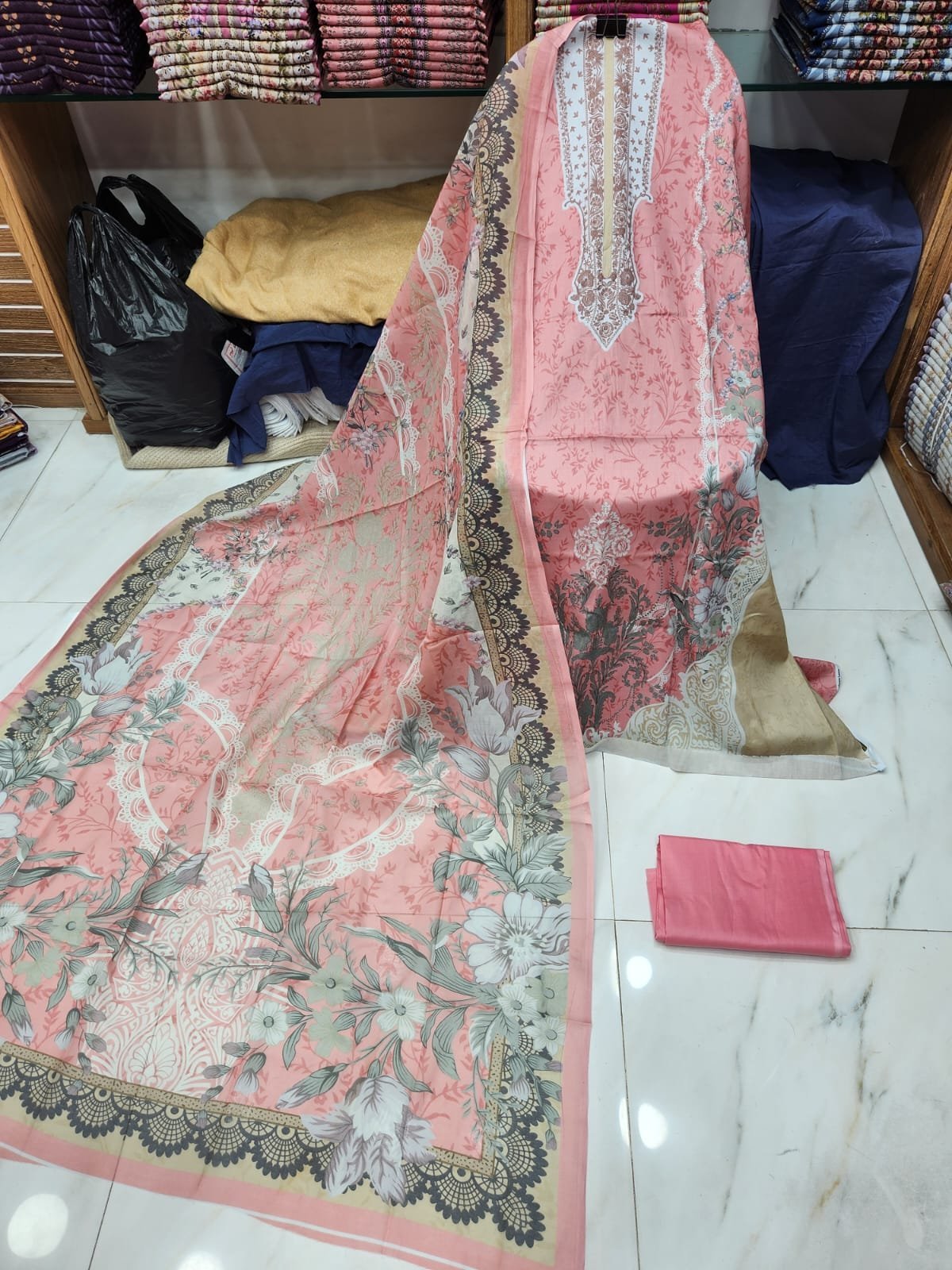 MAHJABEEN SIGNATURE LAWN #P07