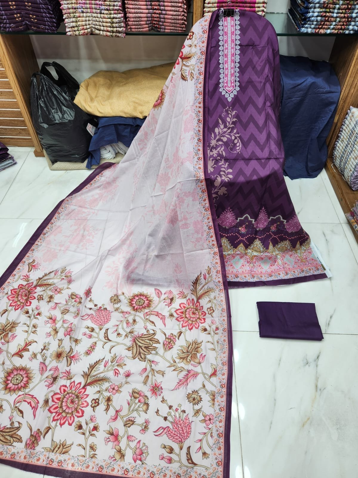 MAHJABEEN SIGNATURE LAWN #P08